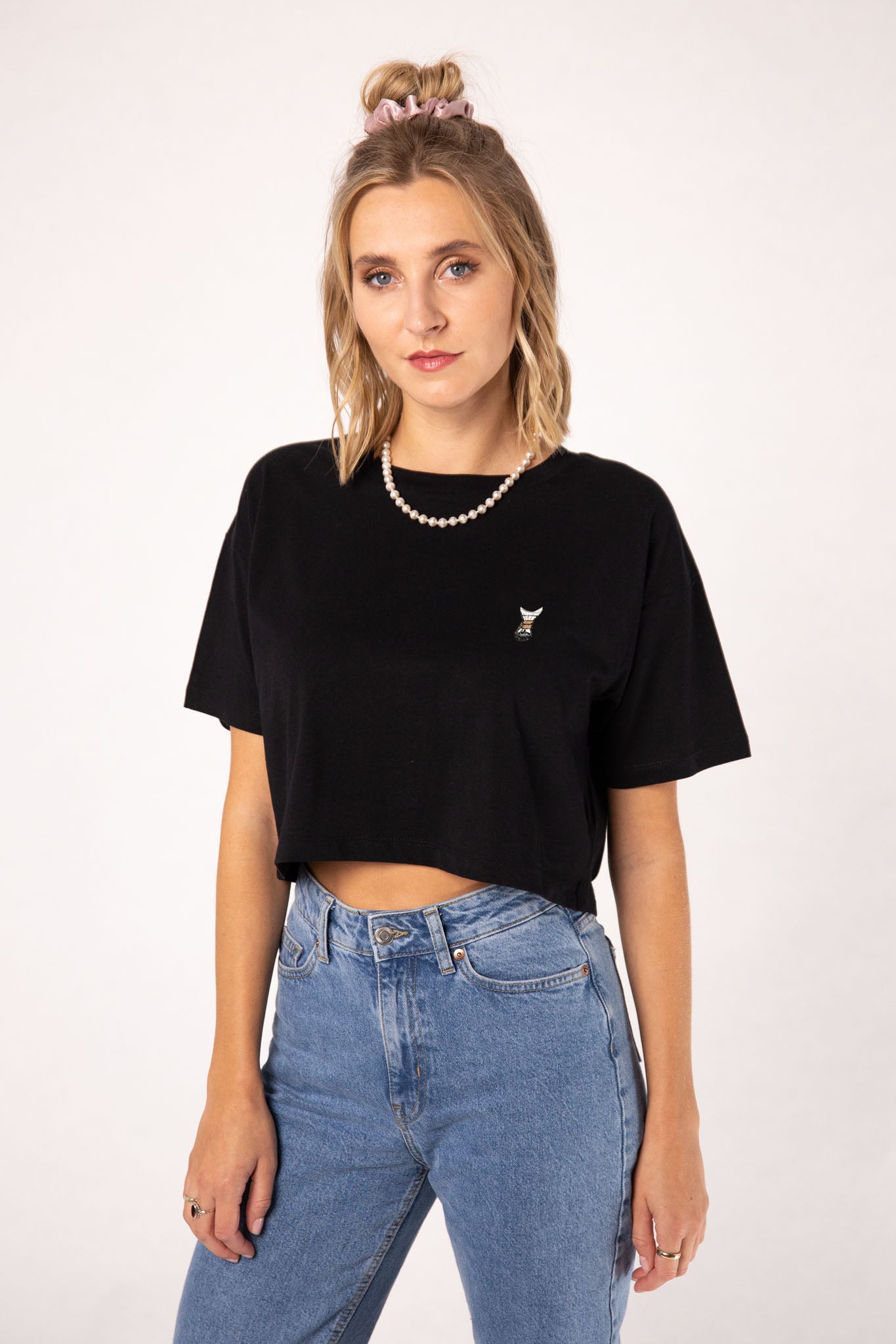 Sophisticated Filter | Besticktes Bio Baumwoll Crop Top