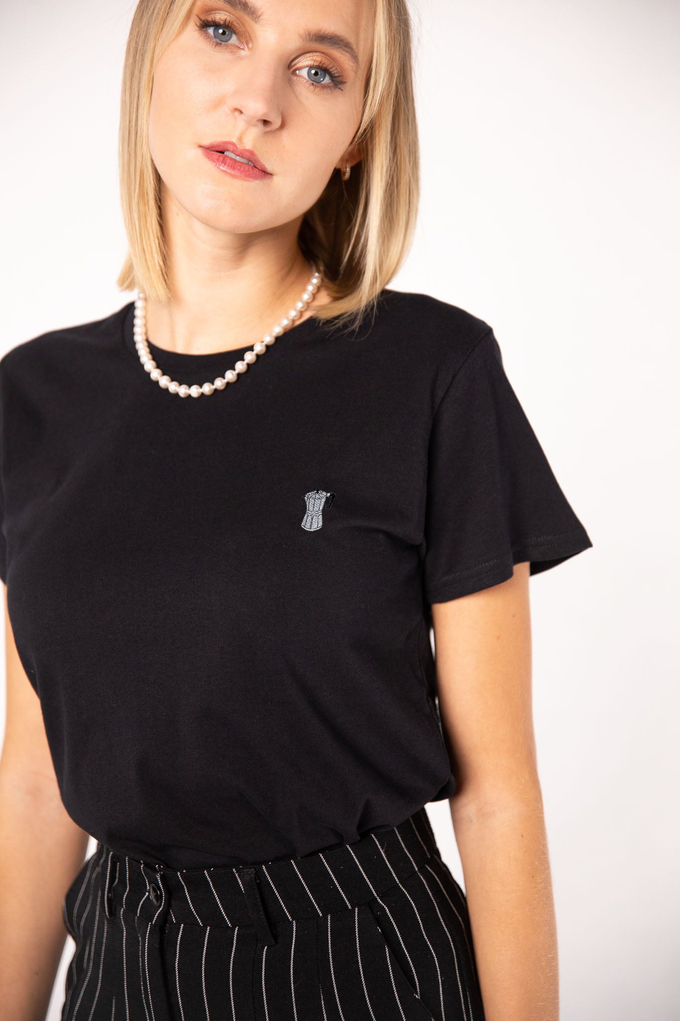 Espressokocher | Besticktes Bio-Baumwoll Frauen T-Shirt