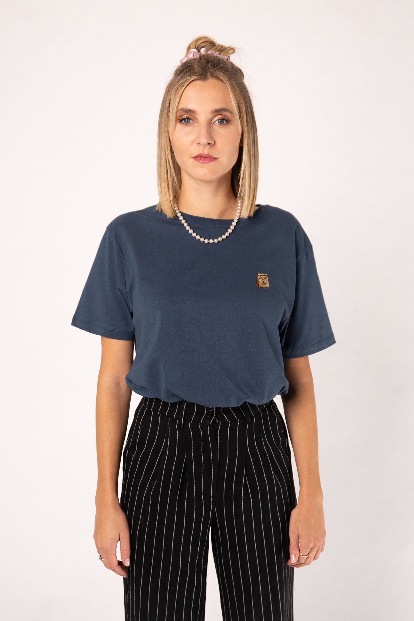 Coffee Bag | Besticktes Oversized Bio Baumwoll Frauen T-Shirt