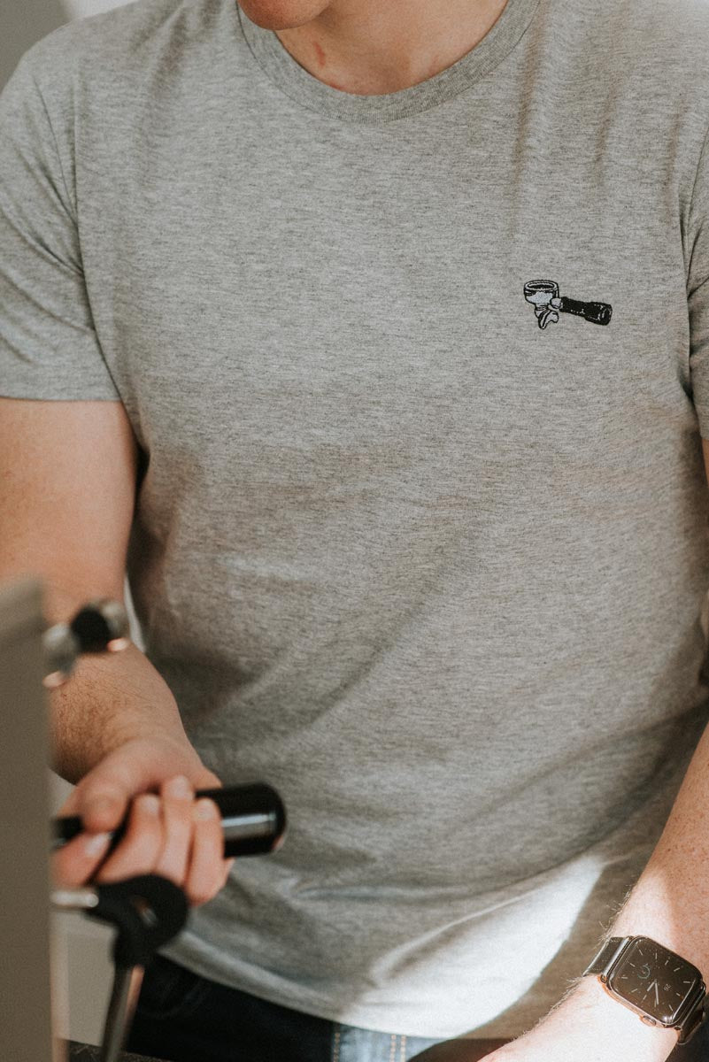 Siebträger | Besticktes Organic Bio Baumwoll-T-Shirt
