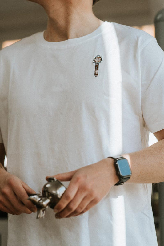 Siebträger Latte Art | Besticktes Bio Baumwoll Männer T-Shirt